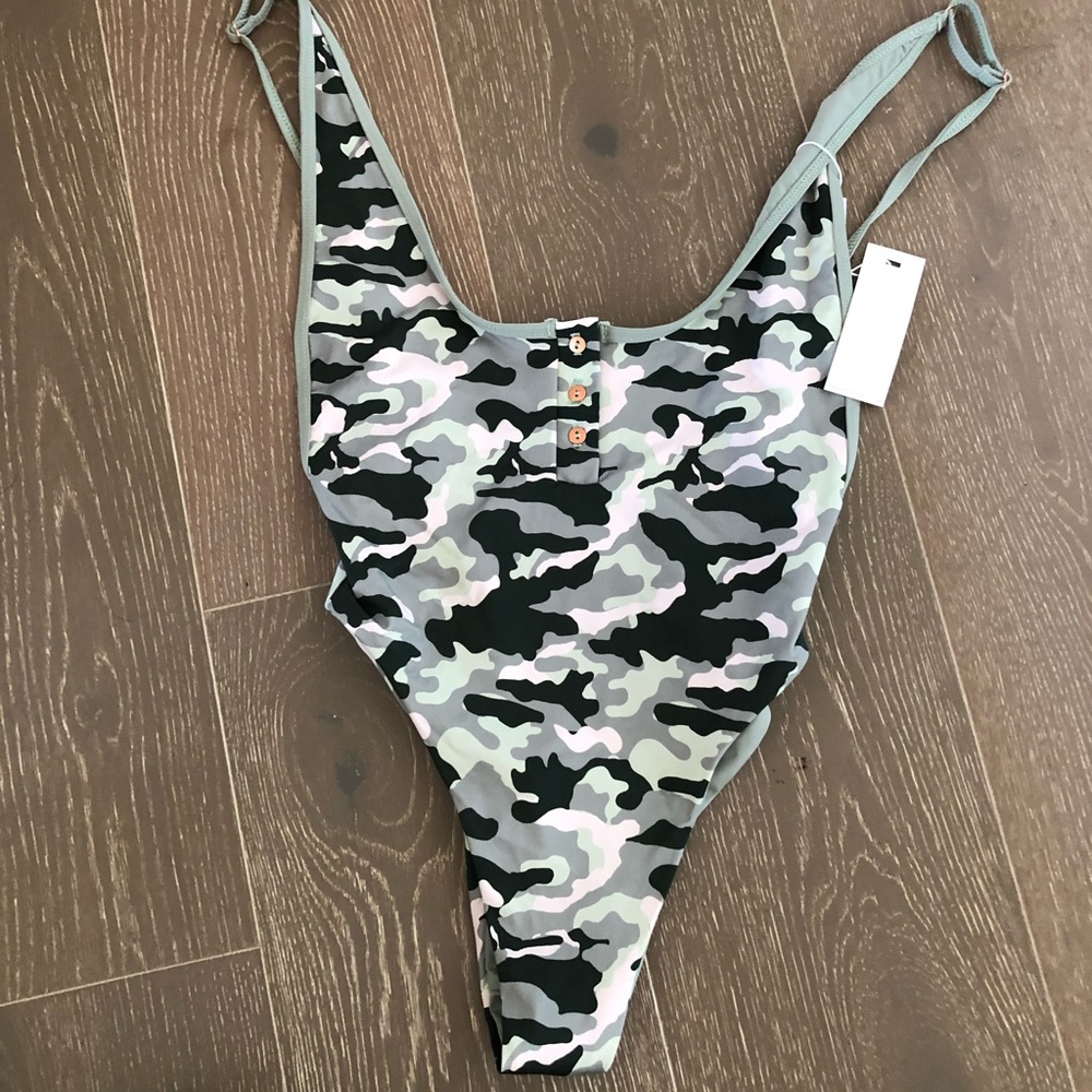FRANKIES BIKINIS 👙
